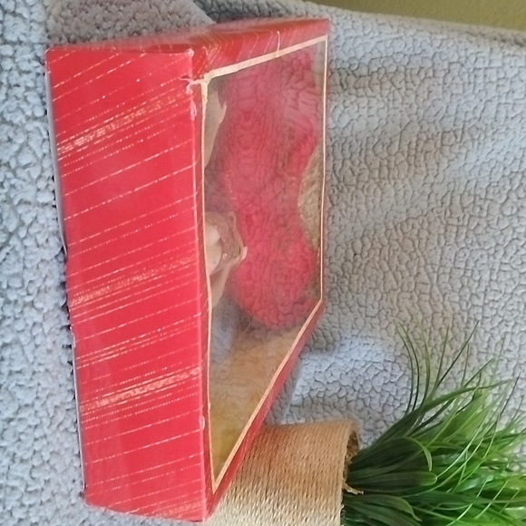 Holiday Barbie 2014 - Picture 4 of 8